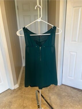 Express Emerald Green Chiffon Zip-Front Sleeveless Shell
